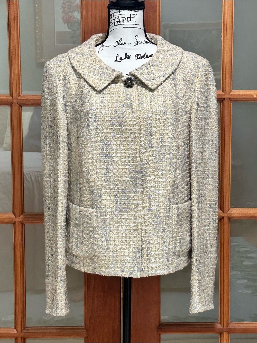 Casual Corner Cream Tweed (gold) Collar Jacket w/Decorative Button (Sz 16)